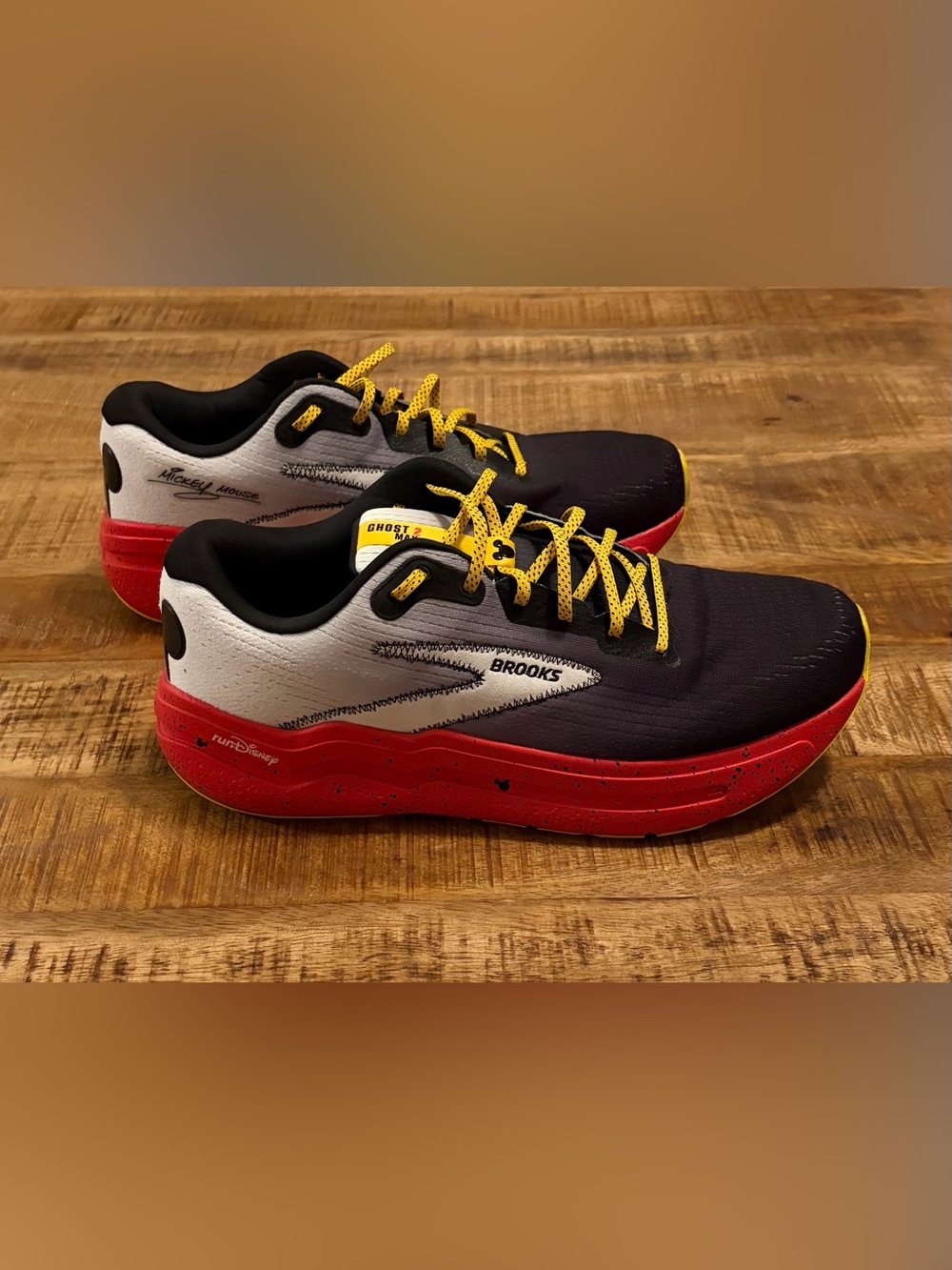 Brooks Ghost Max 2 Mickey Mouse Running Shoes Run Disney - Picture 4 of 12